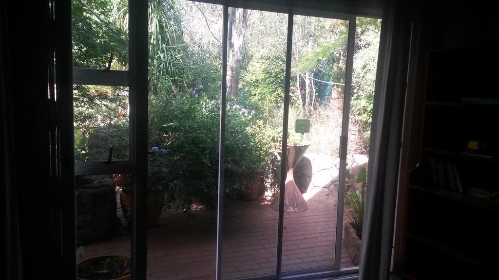 The Birches Backpacker Lodge Randburg Dış mekan fotoğraf