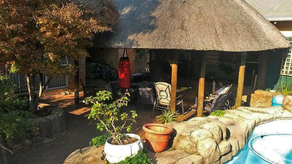 The Birches Backpacker Lodge Randburg Dış mekan fotoğraf